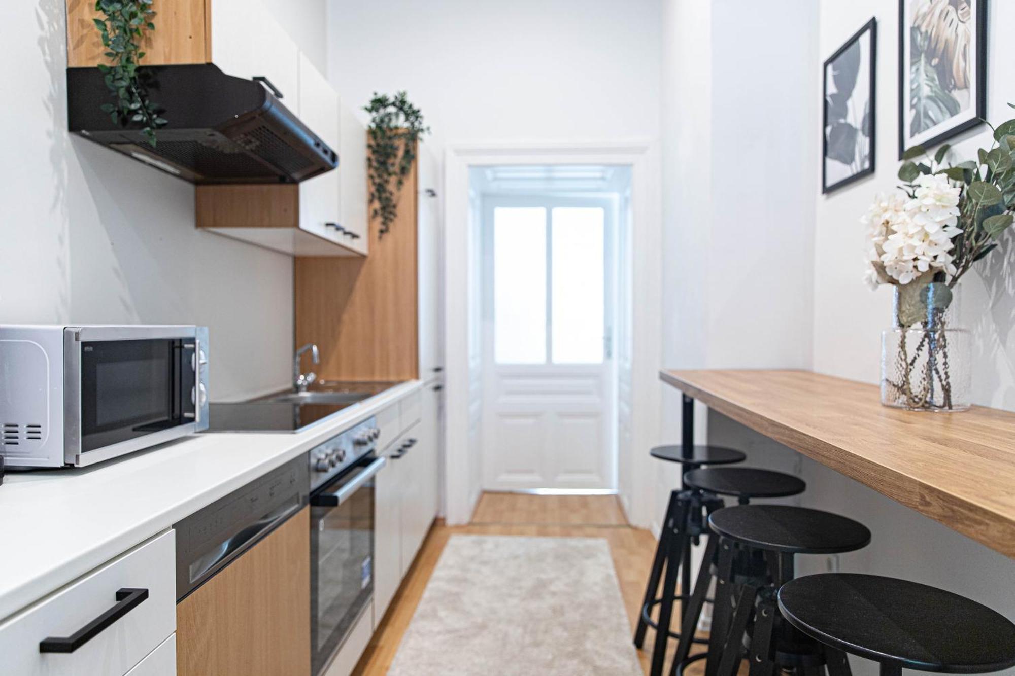 Spacious Apartment, 3 Min To U1 Reumannplatz Wien Eksteriør billede
