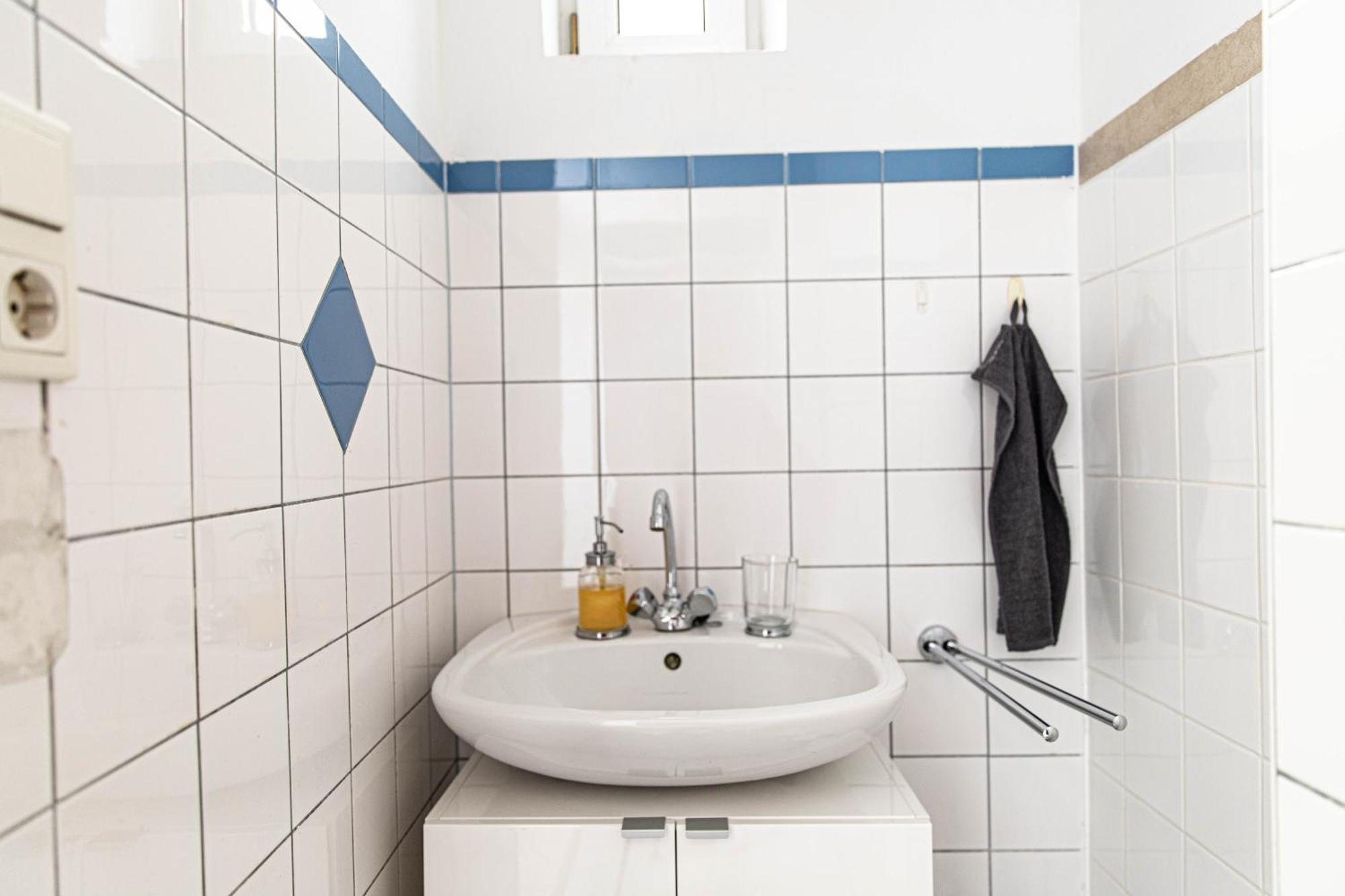 Spacious Apartment, 3 Min To U1 Reumannplatz Wien Eksteriør billede