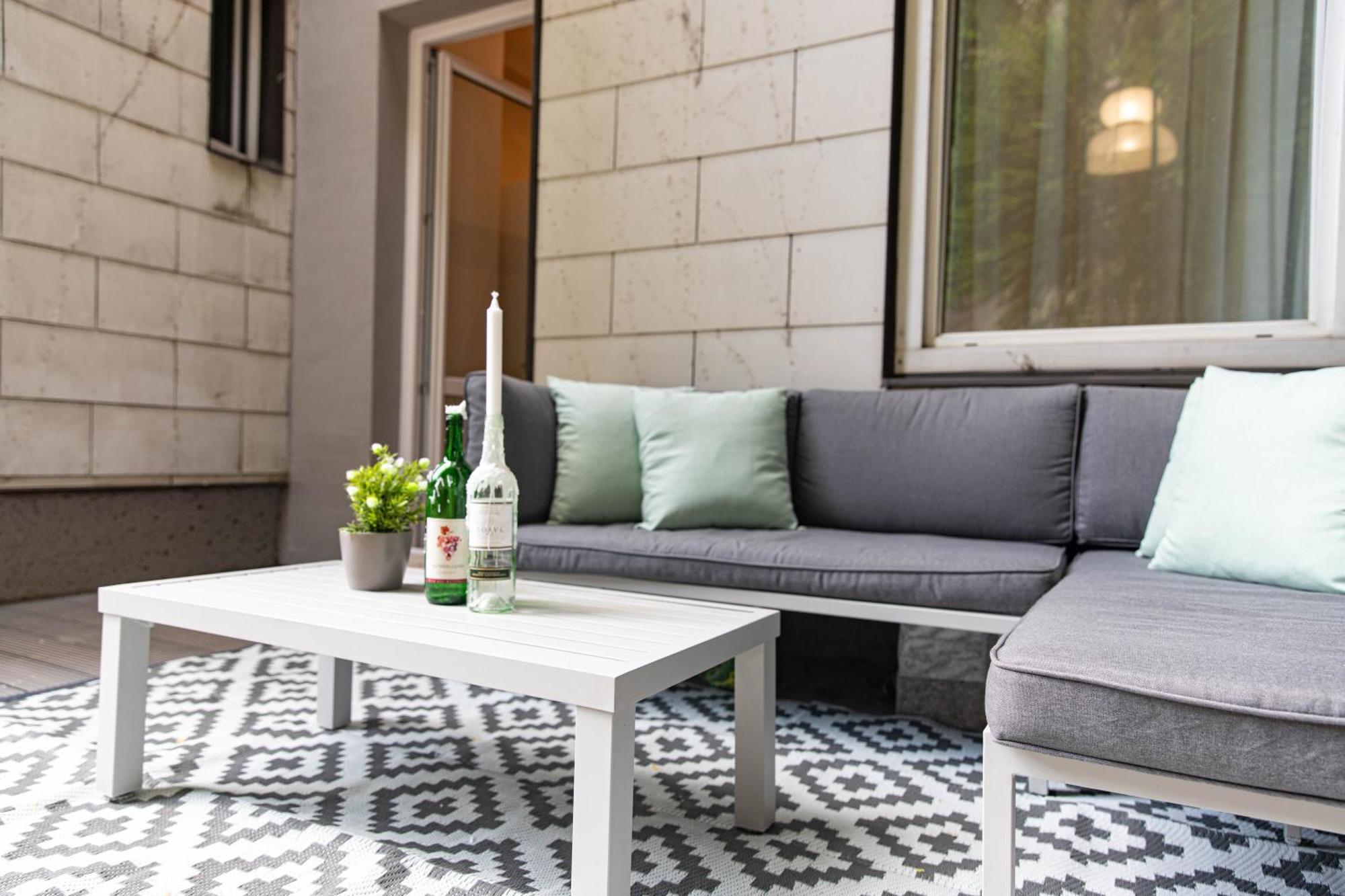 Spacious Apartment, 3 Min To U1 Reumannplatz Wien Eksteriør billede