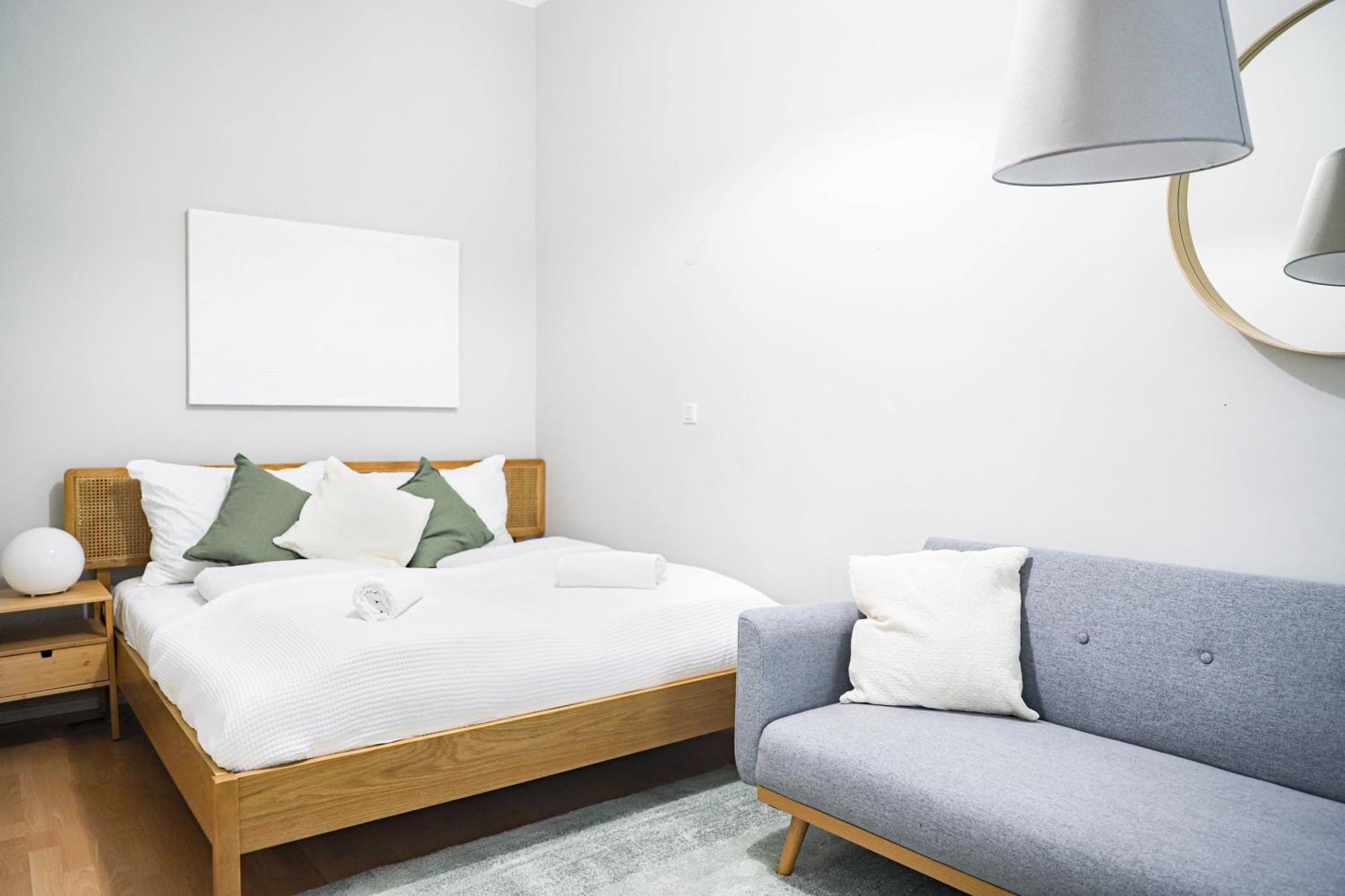 Spacious Apartment, 3 Min To U1 Reumannplatz Wien Eksteriør billede